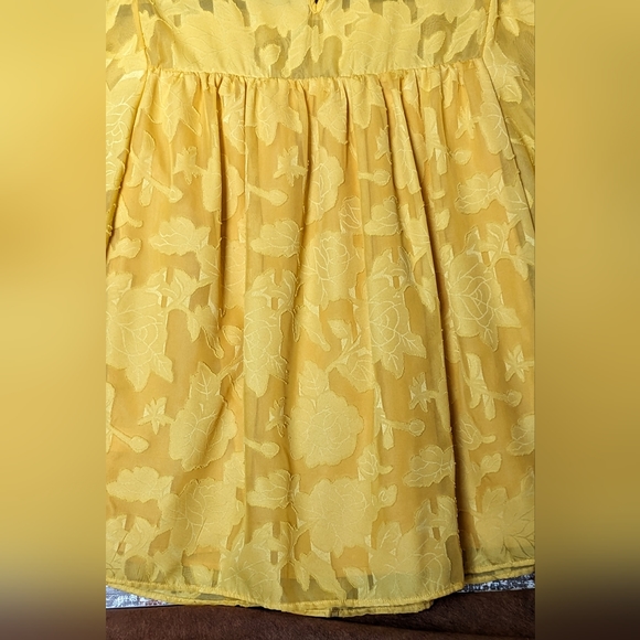 Mustard Yellow Lace With Lining Ruffled Blouse W Keyhole Opening in Back - Picture 13 of 15